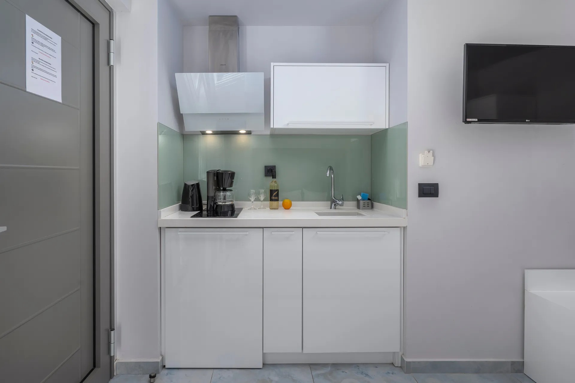 Tiara Holidays - Imagine Studios - Comfort Double Ground Floor - kitchen